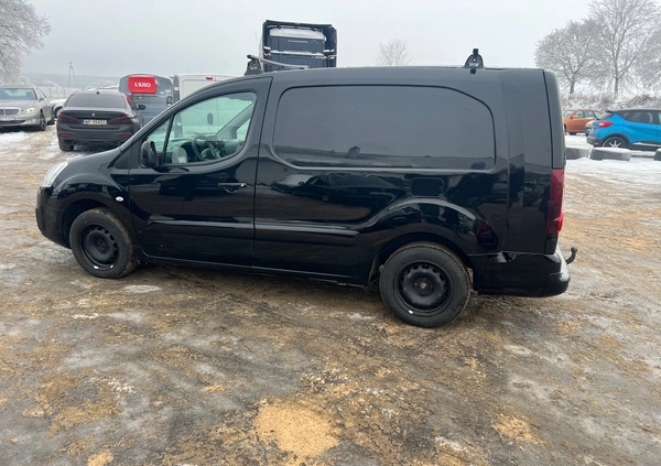 Citroen Berlingo cena 39999 przebieg: 111000, rok produkcji 2016 z Śrem małe 106